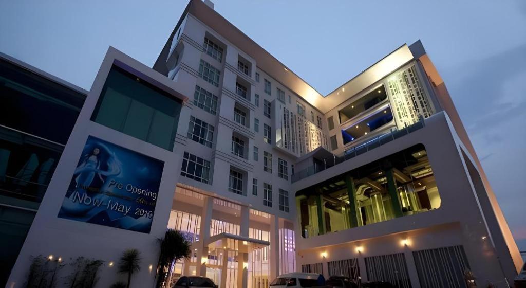 Glacier Hotel Khon Kaen Esterno foto